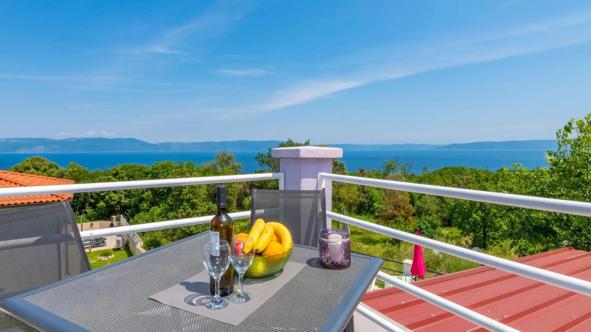 Dom wakacyjny Villa Sandra, A Beautiful Villa With Sea View And A Pool Drenje  Chorwacja