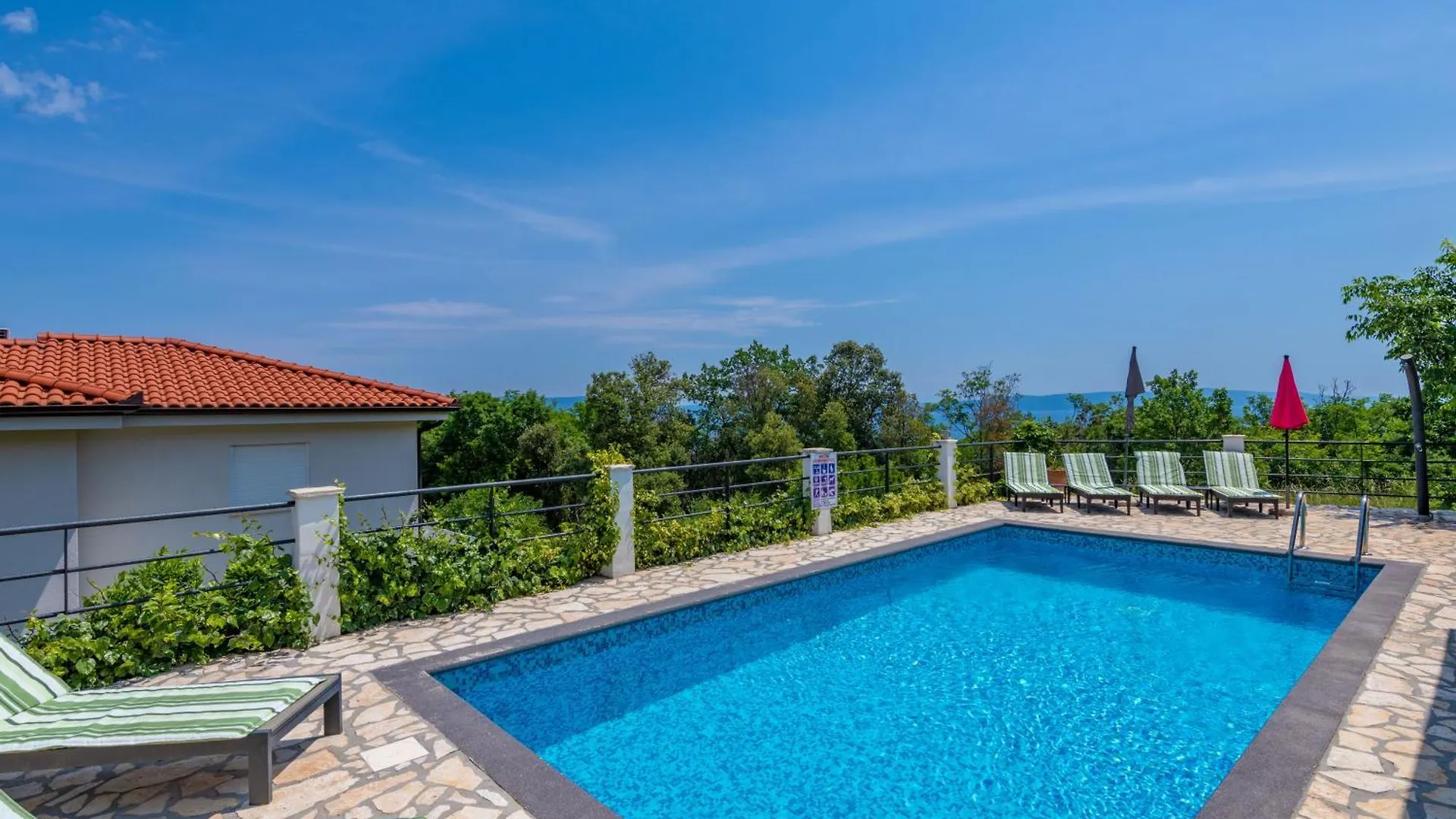 Villa Sandra, A Beautiful Villa With Sea View And A Pool Drenje  Semesterbostad Drenje (Istria)