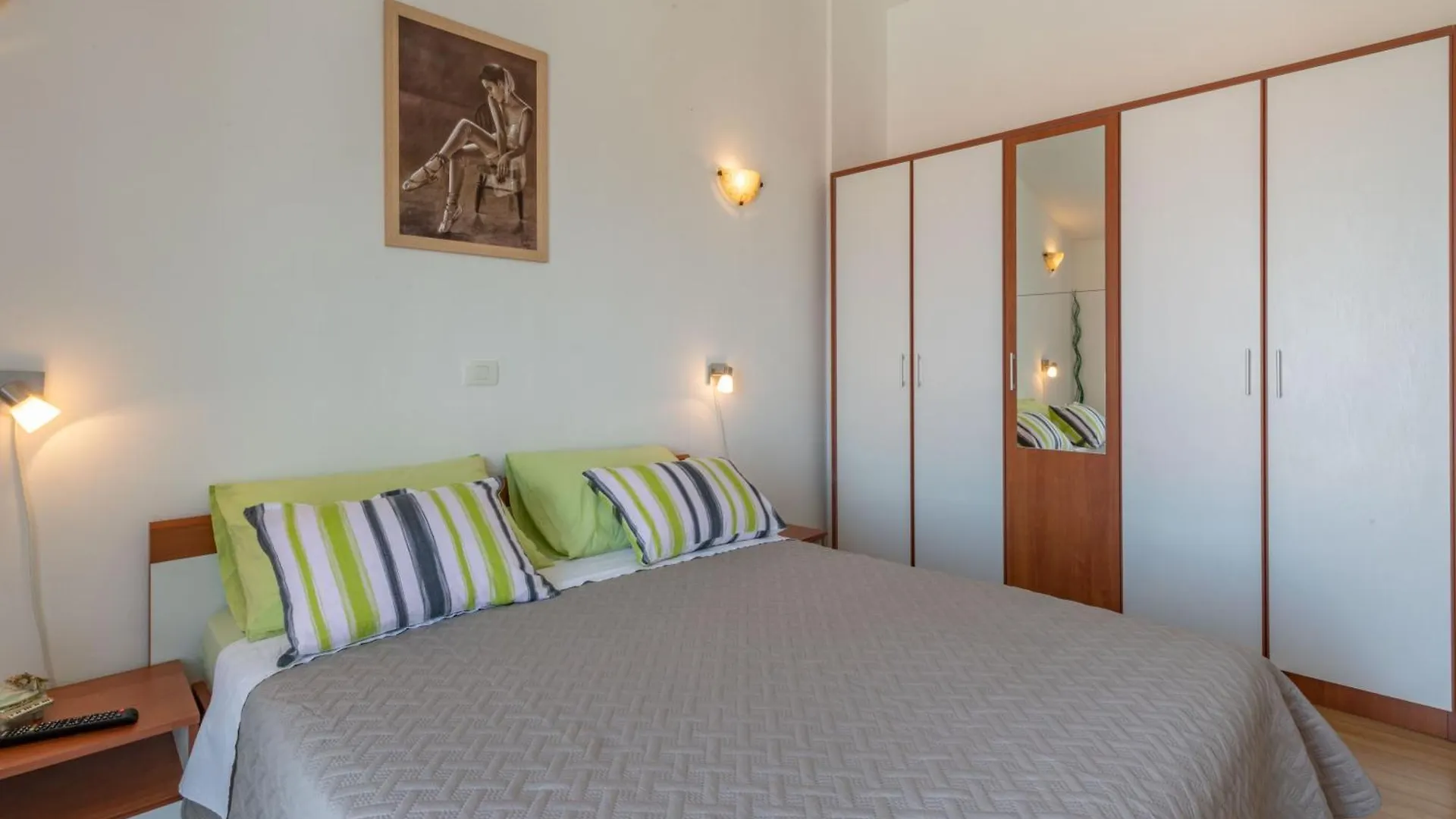 Villa Sandra, A Beautiful Villa With Sea View And A Pool Drenje