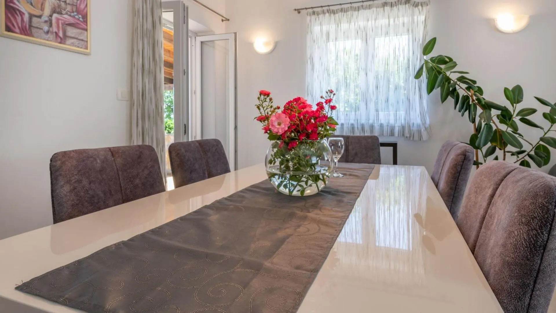 Semesterbostad Villa Sandra, A Beautiful Villa With Sea View And A Pool Drenje