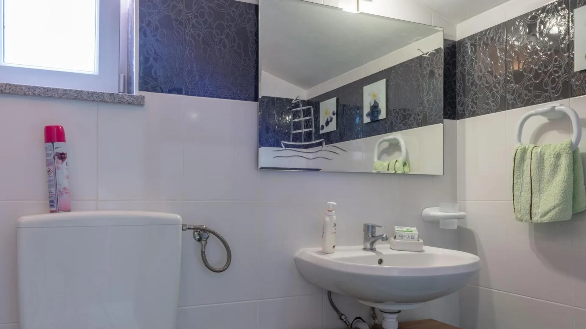 Villa Sandra, A Beautiful Villa With Sea View And A Pool Drenje  Semesterbostad